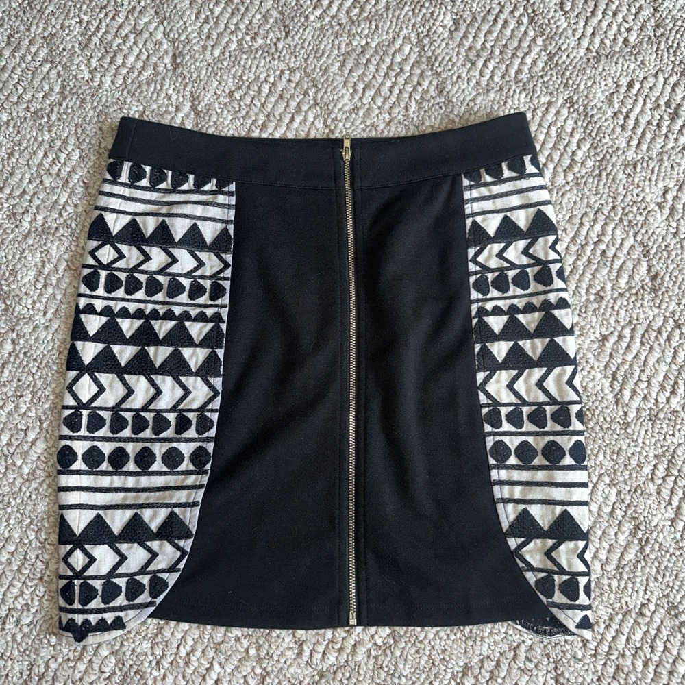 THML Women's Small Embroidered Zipper Front Skirt Geometric Mini Length EUC BOHO